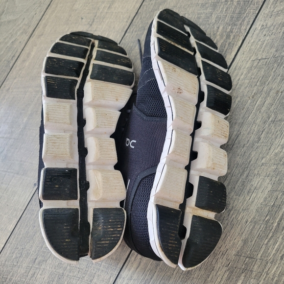ON Running Cloud 5 Black White Shoes Sneaker Woman's Sz 9.5 - Picture 5 of 11